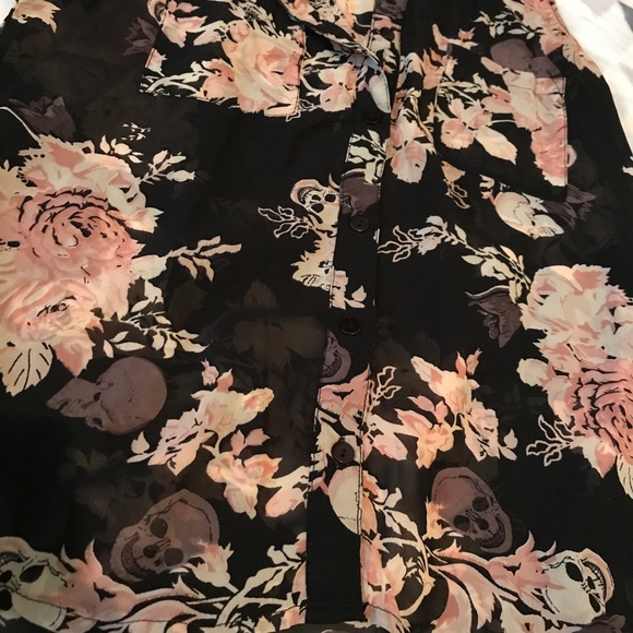 Sheer sleeveless top - Picture 2 of 5